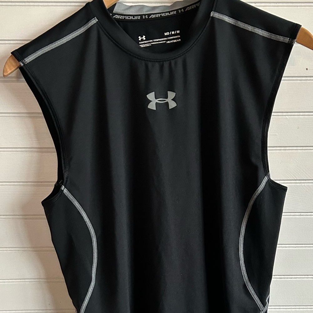 UNDER ARMOUR mens medium heat gear sleeveless compression top